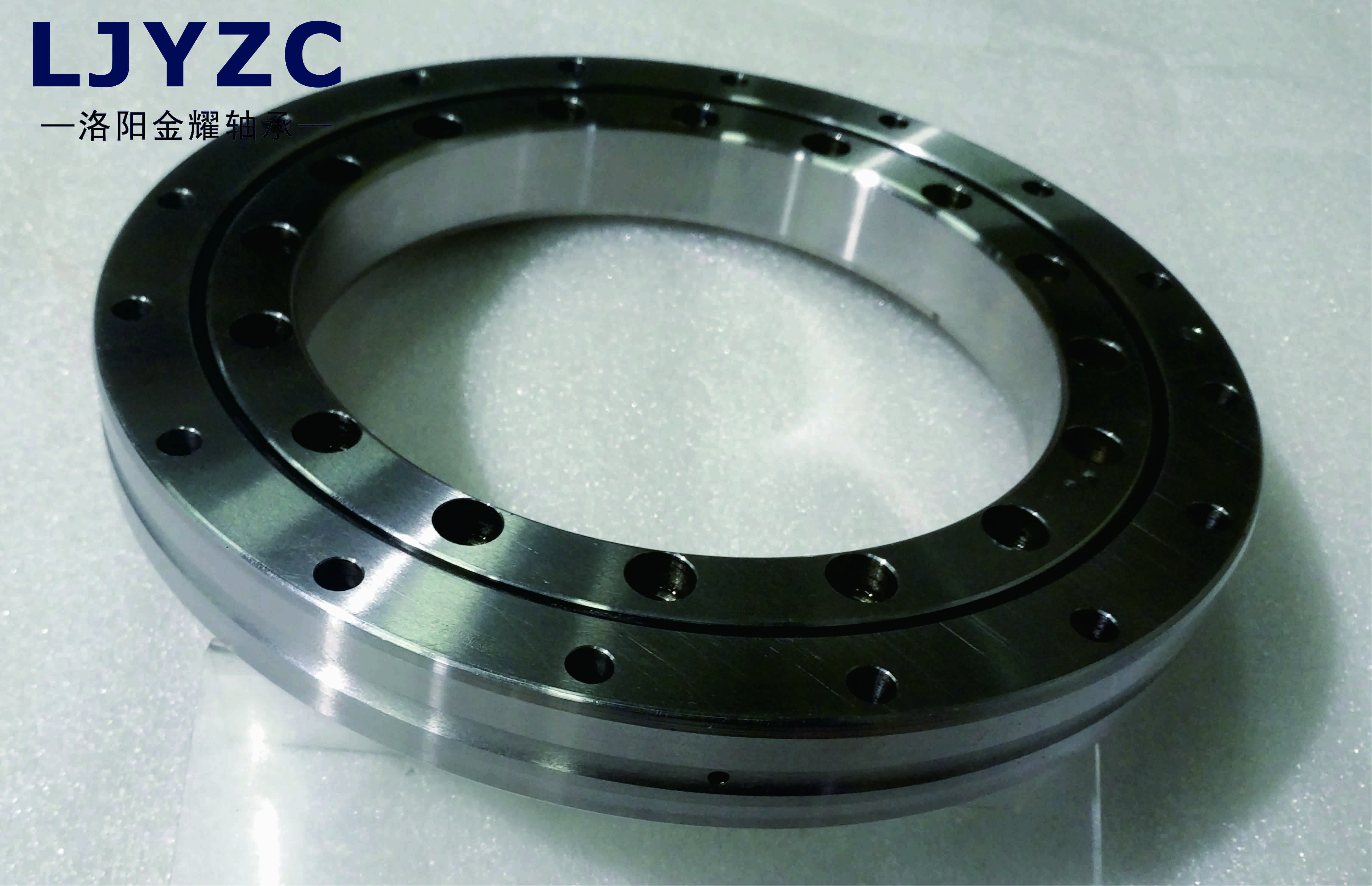 交叉滾子軸承在中控旋轉(zhuǎn)平臺(tái)中的適用介紹-金耀軸承